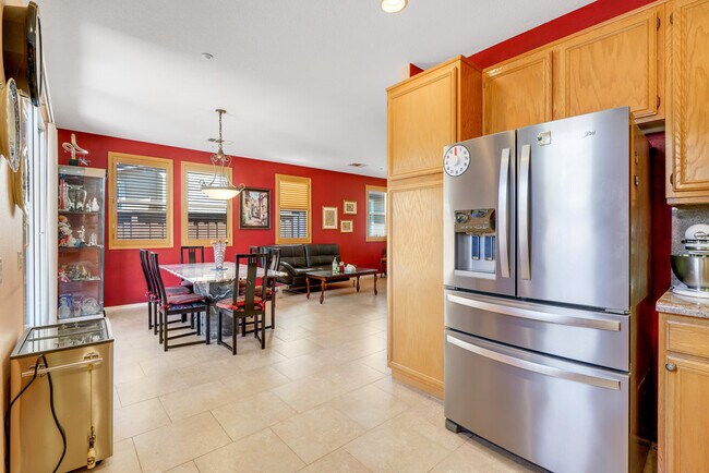 Building Photo - 3831 Shakespeare Dr