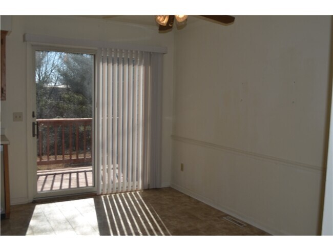 Foto del edificio - 4701 Weatherhill Dr