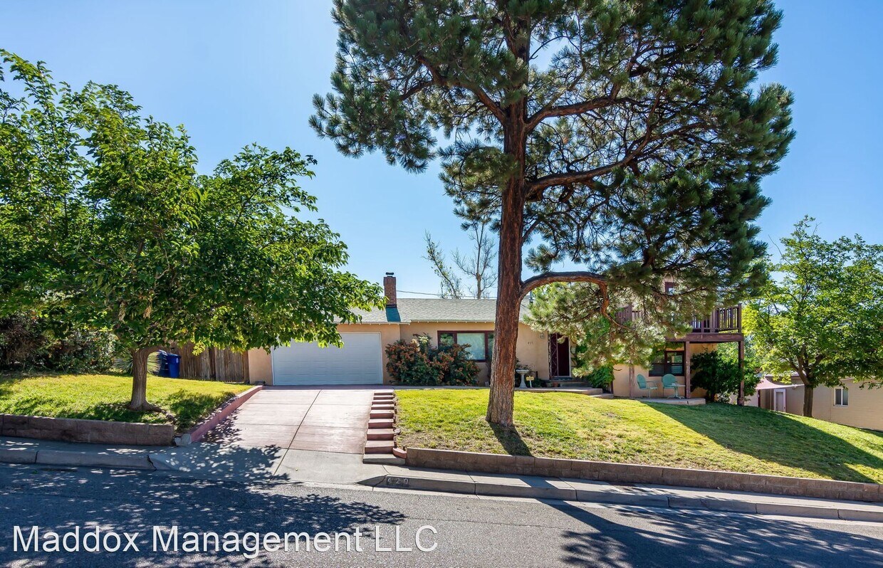 Foto principal - 3 br, 2 bath House - 420 Spruce Street NE