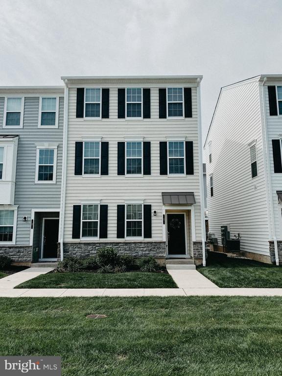 Building Photo - 5 Jessop Ln