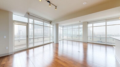 Interior Photo - TEN20