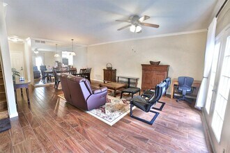 Building Photo - 486 Wilcrest Dr