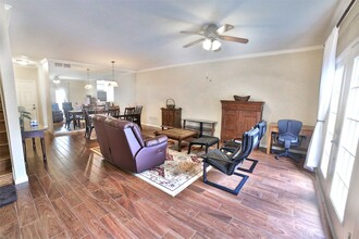 Building Photo - 486 Wilcrest Dr