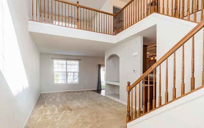 Entrance/living - 416 S Jade Ln