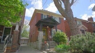 Building Photo - 581 Soudan Ave
