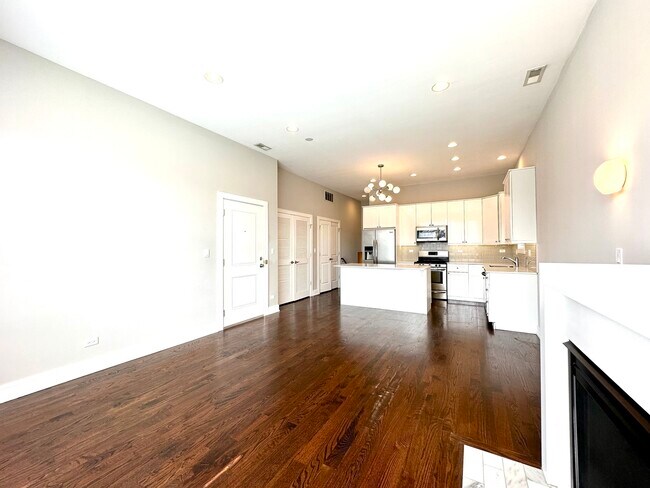 Foto del edificio - 2412 W Cortland St