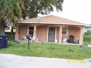 Building Photo - 2204 E 25th Ave