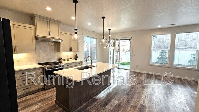 Foto del edificio - 906 NW 178th St