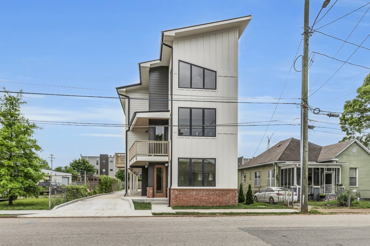 Foto principal - 1130 E 14th St