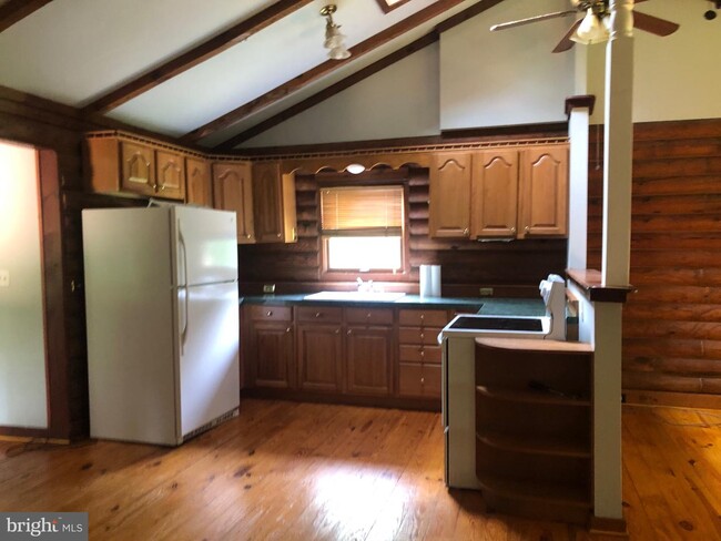 Building Photo - 16495 Pine Springs Ln