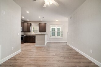 Building Photo - 622 NW 3rd Ave