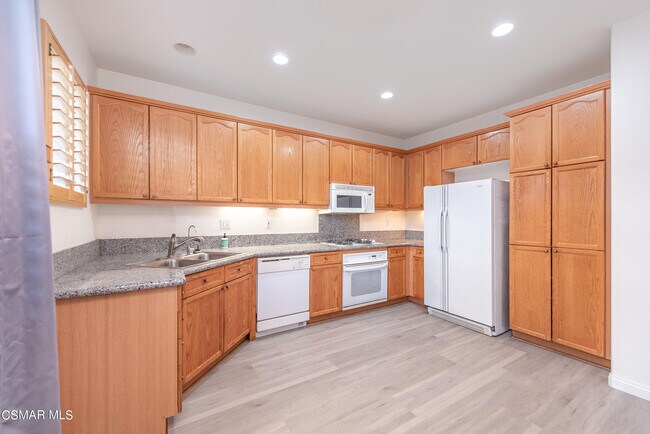 Foto del edificio - 1751 Tallowberry Ln