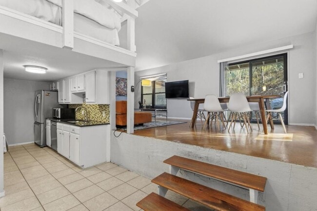 Building Photo - 1911B Westridge, Austin TX 78704