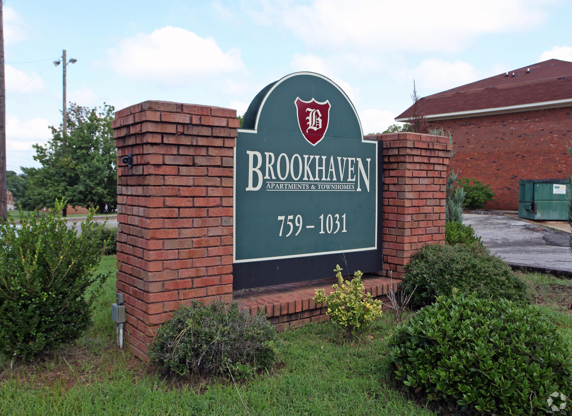 Primary Photo - Brookhaven Apartments