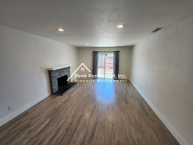 Building Photo - Updated South Sacramento Area 4bd/2ba Home