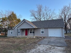 Building Photo - 325 Winter Dr