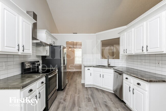 Foto del edificio - 6247 Highgrove Dr