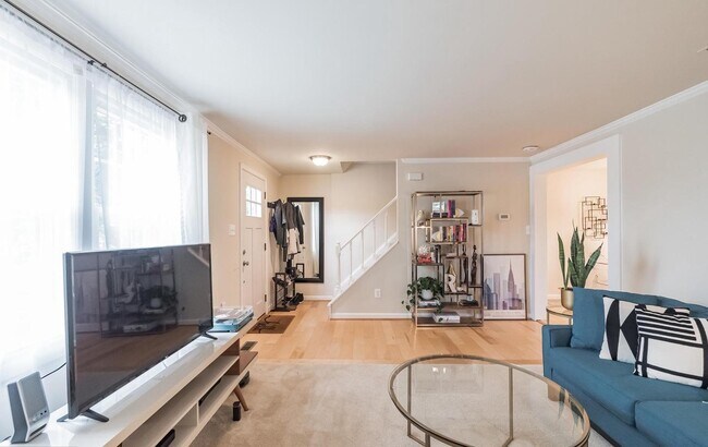 Foto del edificio - 1702 Heather Ln