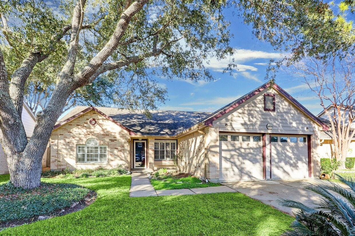 Primary Photo - 6819 Yardley Dr