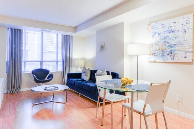 Building Photo - 205 Queen St W