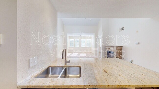 Foto del edificio - 8550 Touchton Rd