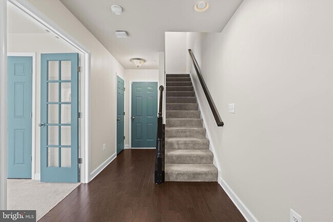 Building Photo - 3030 Mia Ln
