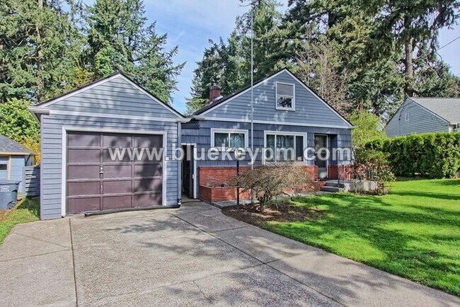 Building Photo - 4 Bedroom, 2 Bath Home with Primary on Main Floor, Basement and Large Fenced Yard