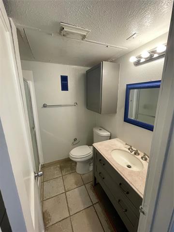 Foto del edificio - 9823 Walnut St