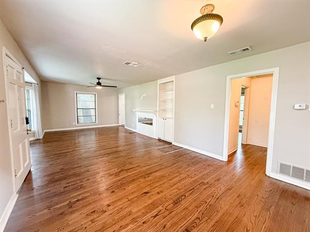 Building Photo - 3766 Park Ln
