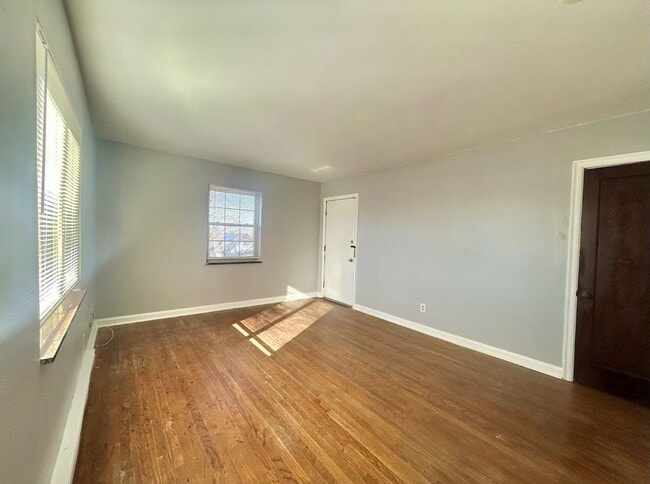 Foto del edificio - 3310 Stanhope Ave