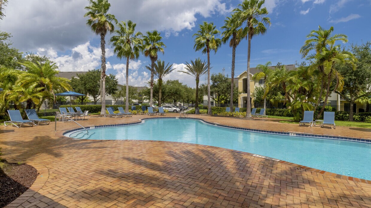 Canterbury Cove Apartments in Orlando, FL