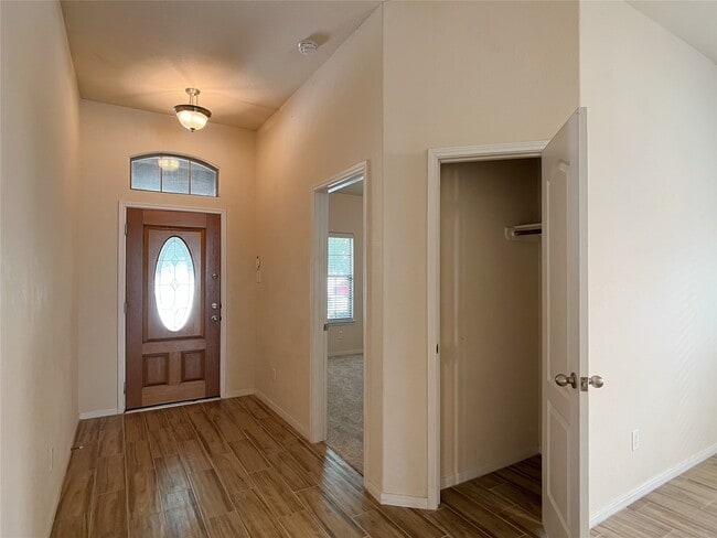 Foto del edificio - 15214 Bartlett Landing Dr