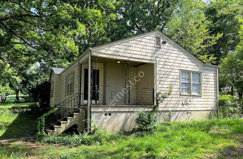 Primary Photo - 8216 Rugby Ave