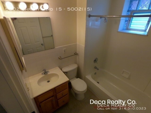 Building Photo - 2  Bedroom Apartment in Bevo Mill