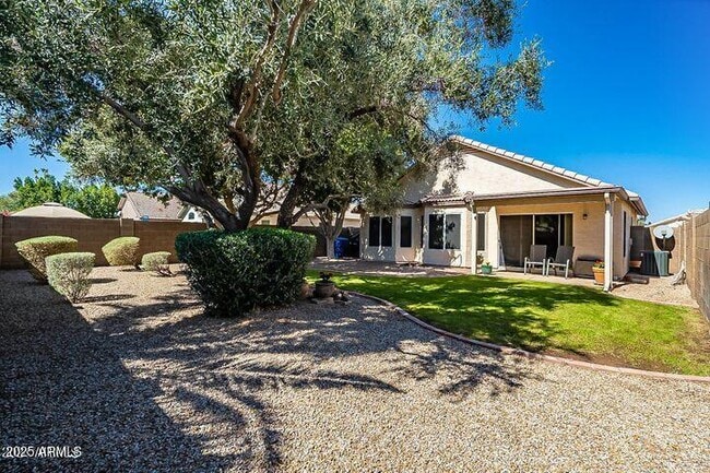 Foto del edificio - 213 W Caroline Ln