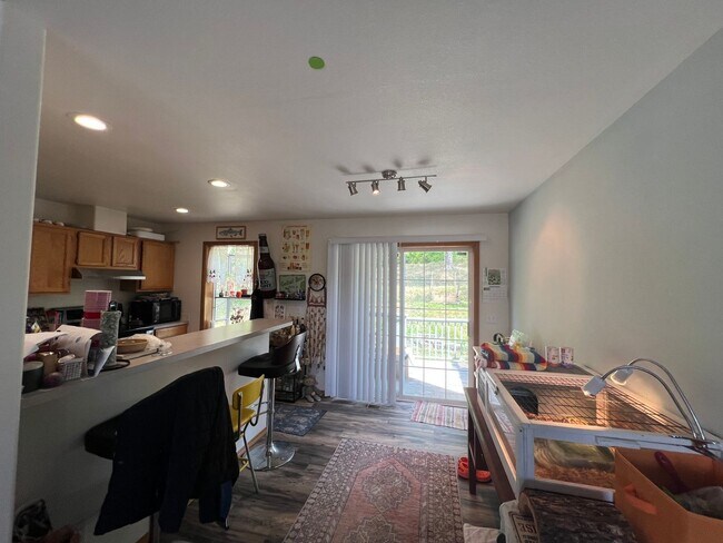 Foto del edificio - 3 Bed 1.5 half bath House Close to WWU and...