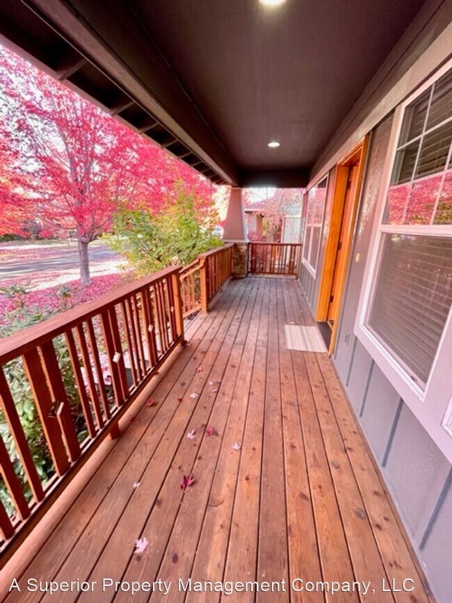 Building Photo - 3 br, 2 bath House - 62697 Larkview Rd