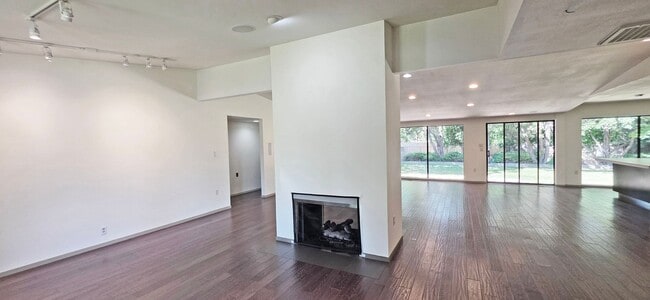 Building Photo - 4200 Burrell Way