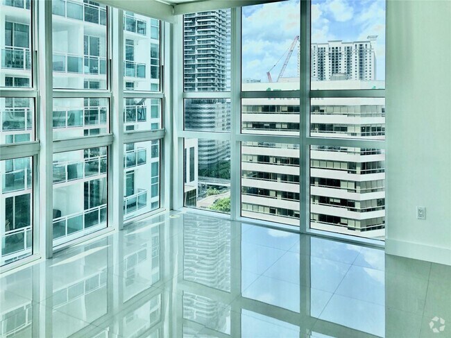 Building Photo - 950 Brickell Bay Dr