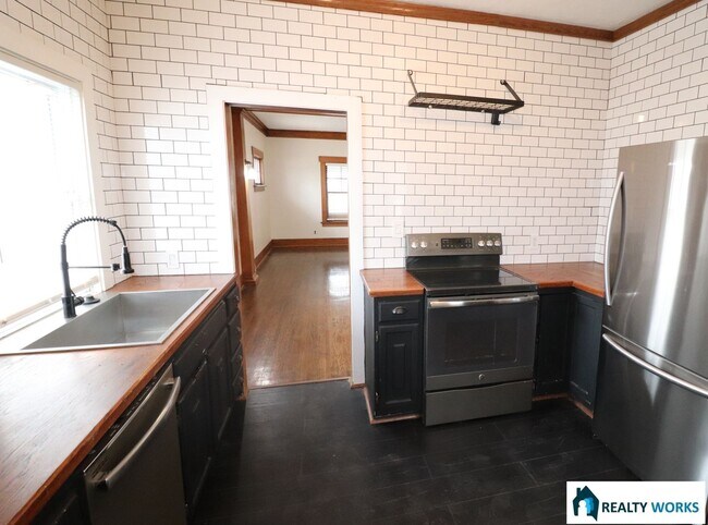 Foto del edificio - 2 Bedroom House for Rent