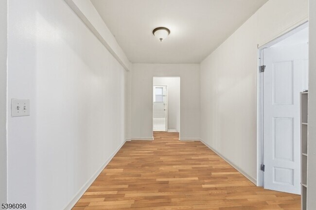 Foto del edificio - 2520 John F. Kennedy Blvd