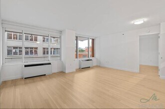Building Photo - 60 W 23 St