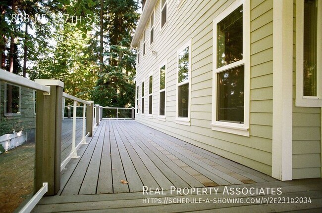 Building Photo - Light, Open Floor Plan, In-City Oasis