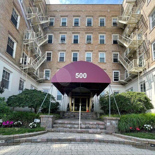 Foto del edificio - 500 Deal Lake Dr