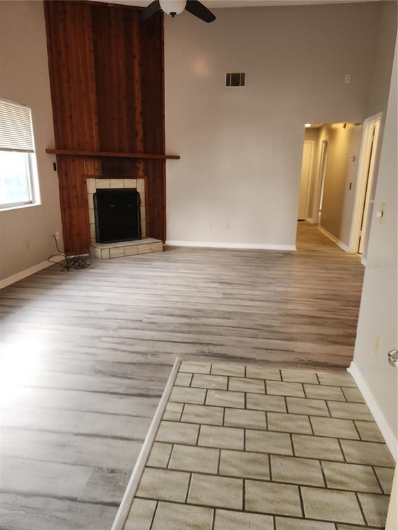 Building Photo - 906 Robinhood Ct