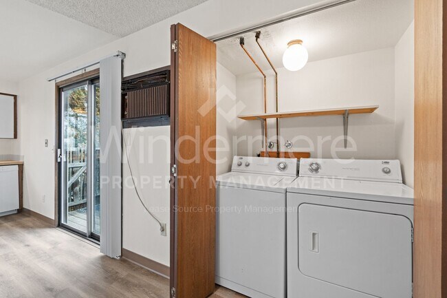 Building Photo - 2702 E 31st Ave