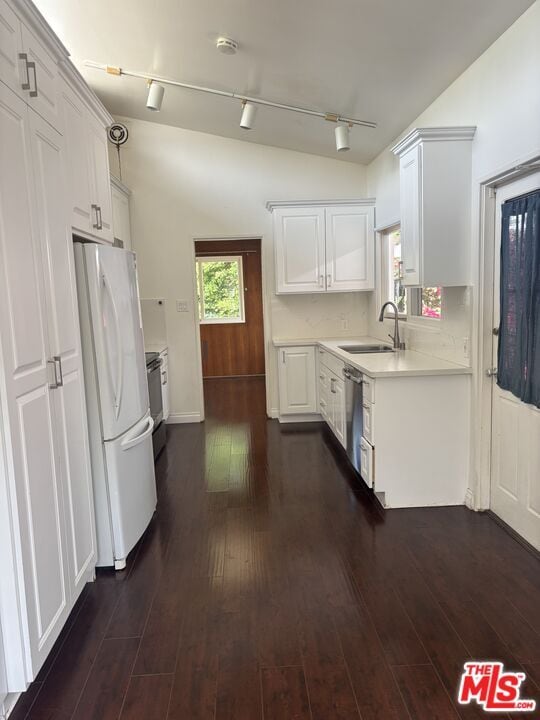 Building Photo - 645 Walther Way