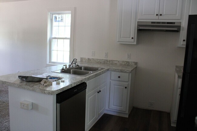 Foto del edificio - 2827 Lancaster Rd NW