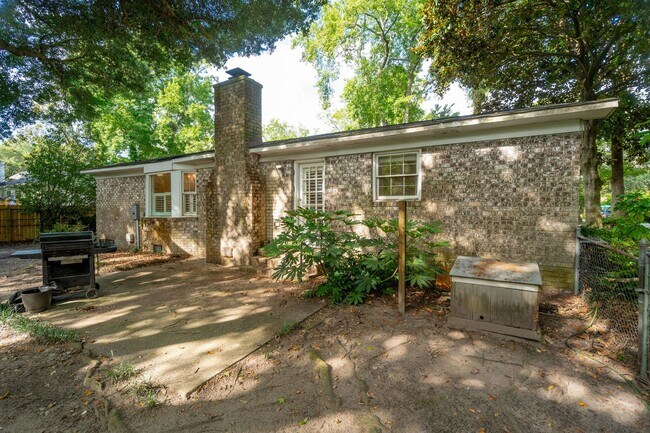 Foto del edificio - 3BR/2BA Home with Fireplace and Fenced Yard in Mt Pleasant