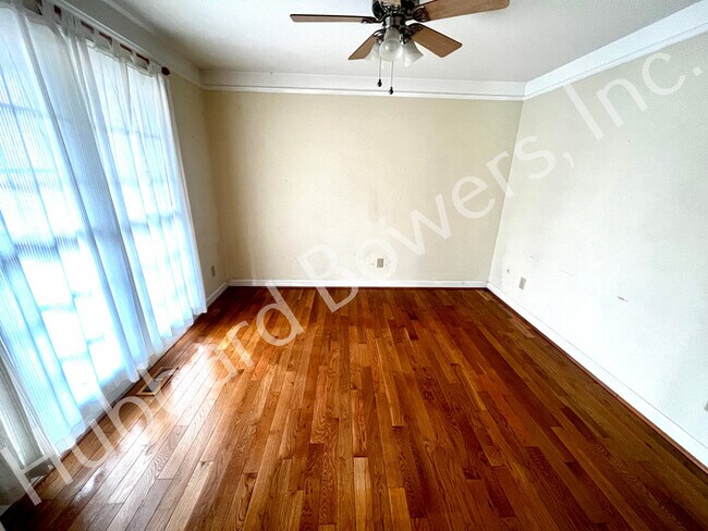 Building Photo - 148 Brook Hollow Dr